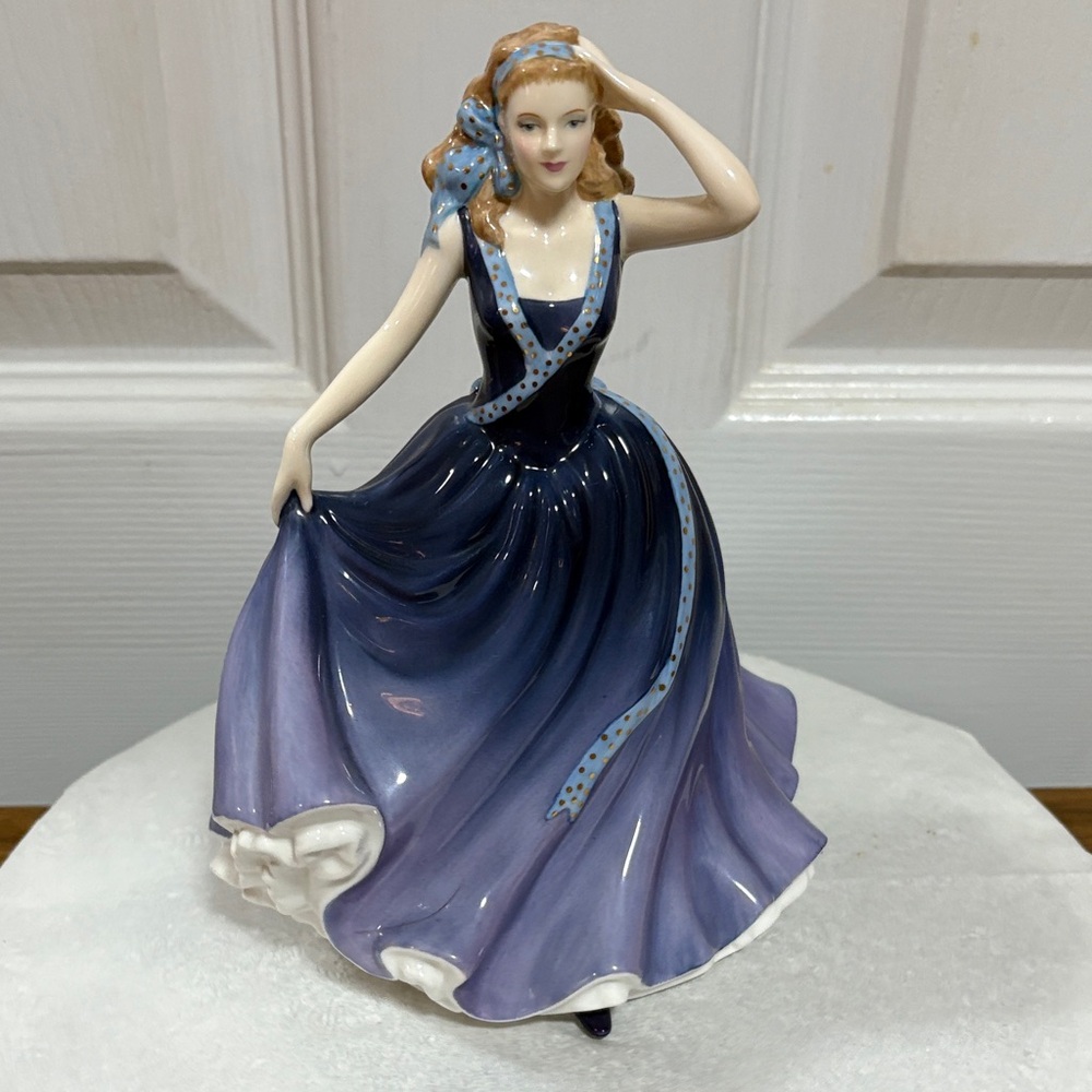 Sweet Sarah Figurine by Royal Doulton. HN 5316. 2009. Bone China